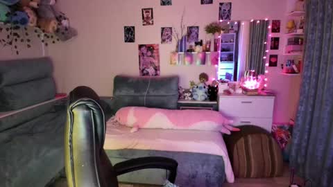 Snapshot of valerie_cutee chatting on October 12, 2025, 7:57 pm Lera online show from October 12, 2025, 7:57 pm