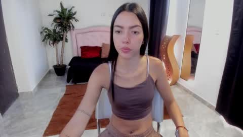 Valerie fox online show from December 3, 2025, 2:04 pm