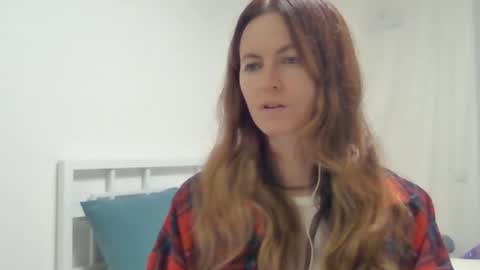 valerie_rose777 online show from November 9, 2025, 7:56 pm