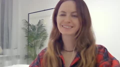 valerie_rose777 online show from January 10, 2026, 7:15 pm