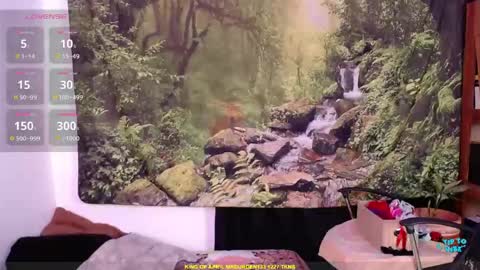 Snapshot of valerie_smile chatting on April 24, 2026, 8:39 am Valerie online show from April 24, 2026, 8:39 am