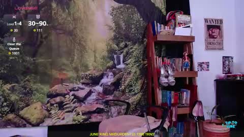 Snapshot of valerie_smile chatting on June 7, 2026, 1:32 am Valerie online show from June 7, 2026, 1:32 am