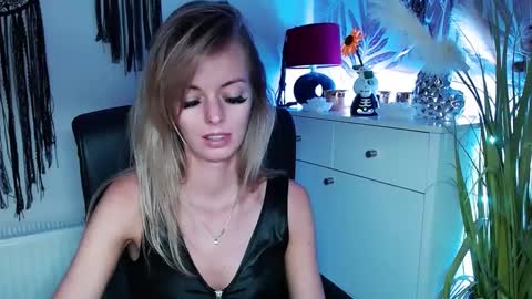 Valerie  online show from February 20, 2025, 5:51 pm