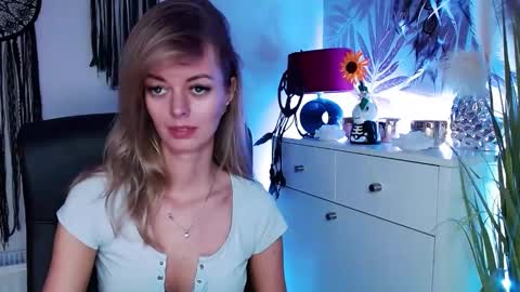 Valerie  online show from February 27, 2025, 10:59 am