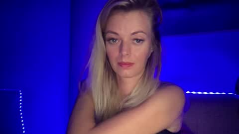 Valerie  online show from September 16, 2025, 5:58 pm