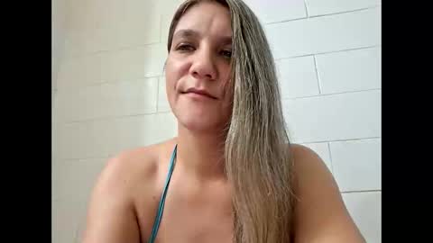 ValerieRayne online show from December 16, 2025, 6:29 am