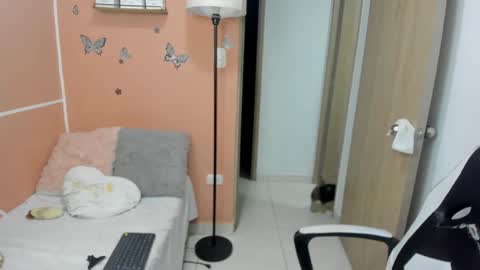 Juli C online show from December 2, 2024, 12:41 am