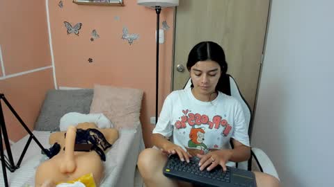 Juli C online show from December 28, 2024, 10:13 pm