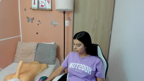 Juli C online show from February 8, 2025, 9:15 pm