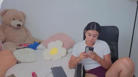 Juli C online show from October 18, 2025, 1:08 am