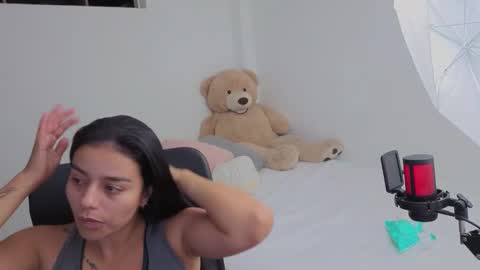 Juli C online show from February 15, 2026, 1:02 am