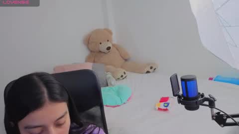 Juli C online show from April 17, 2026, 1:30 am