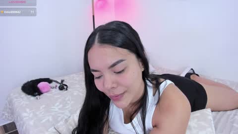 Cris  online show from December 7, 2024, 1:40 pm