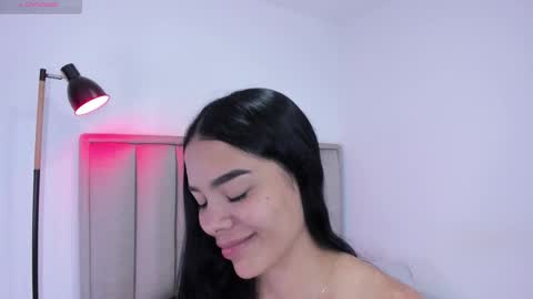 Cris  online show from November 20, 2025, 2:12 am