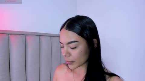 Cris  online show from May 25, 2026, 3:40 pm