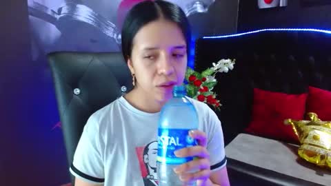 Snapshot of valery_meer_ chatting on December 6, 2024, 11:44 am Valeria online show from December 6, 2024, 11:44 am