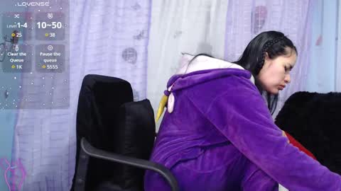 Snapshot of valerysnow_ chatting on March 9, 2025, 1:04 pm Valery online show from March 9, 2025, 1:04 pm