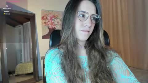Snapshot of valey_x chatting on October 9, 2025, 3:15 am valey_x online show from October 9, 2025, 3:15 am