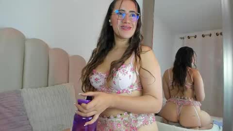 valey_x online show from April 4, 2026, 4:22 am