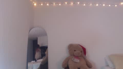 VALIENTE  online show from March 3, 2026, 1:45 am