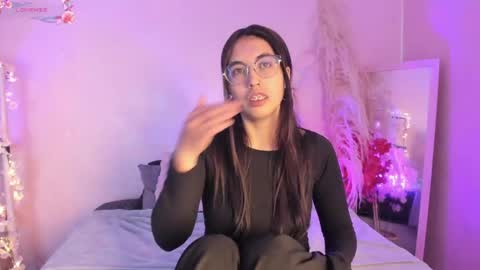 Snapshot of valk_diaz chatting on May 10, 2026, 5:45 am Valk online show from May 10, 2026, 5:45 am