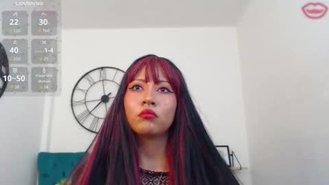 Snapshot of valkiiria__ chatting on March 19, 2026, 8:35 pm Valkiria online show from March 19, 2026, 8:35 pm