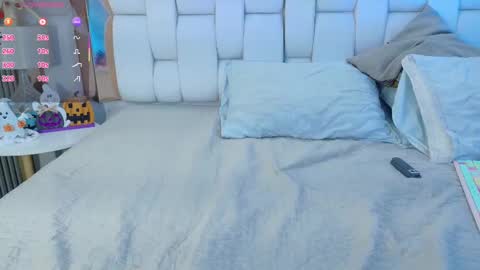 Valkiria moore  online show from October 9, 2025, 8:18 pm