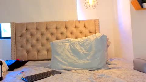 Valkiry Monts online show from June 1, 2026, 2:19 pm
