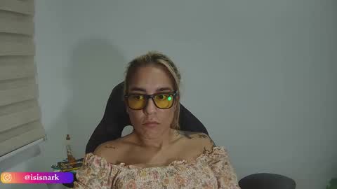 Snapshot of valkyriarose chatting on November 23, 2025, 1:49 am Isis online show from November 23, 2025, 1:49 am