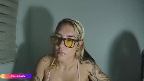 Snapshot of valkyriarose chatting on February 25, 2026, 11:47 pm Isis online show from February 25, 2026, 11:47 pm