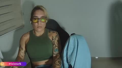 Snapshot of valkyriarose chatting on February 28, 2026, 1:28 am Isis online show from February 28, 2026, 1:28 am