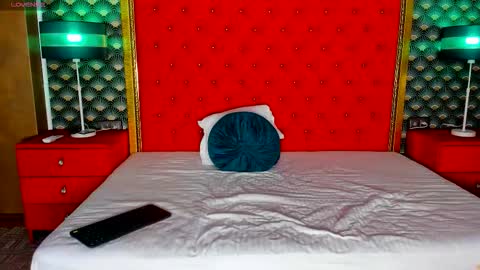 Valerie Val V online show from October 5, 2025, 7:45 pm