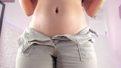 Snapshot of valloletsamar chatting on December 28, 2024, 12:13 pm Vallolet Peach online show from December 28, 2024, 12:13 pm