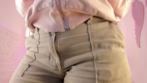 Snapshot of valloletsamar chatting on January 9, 2025, 11:36 am Vallolet Peach online show from January 9, 2025, 11:36 am