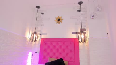 Snapshot of valloletsamar chatting on January 15, 2025, 11:21 am Vallolet Peach online show from January 15, 2025, 11:21 am