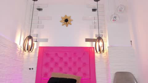 Snapshot of valloletsamar chatting on January 17, 2025, 2:18 pm Vallolet Peach online show from January 17, 2025, 2:18 pm