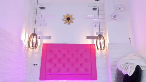 Snapshot of valloletsamar chatting on February 4, 2025, 11:38 am Vallolet Peach online show from February 4, 2025, 11:38 am