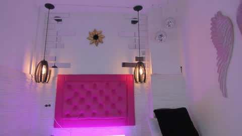 Snapshot of valloletsamar chatting on February 15, 2025, 11:39 am Vallolet Peach online show from February 15, 2025, 11:39 am