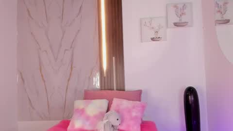 Snapshot of valloletsamar chatting on September 28, 2025, 12:10 pm Vallolet Peach online show from September 28, 2025, 12:10 pm