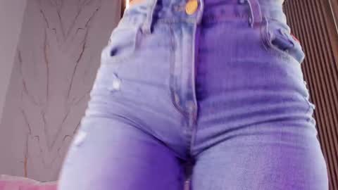 Snapshot of valloletsamar chatting on October 17, 2025, 11:24 am Vallolet Peach online show from October 17, 2025, 11:24 am