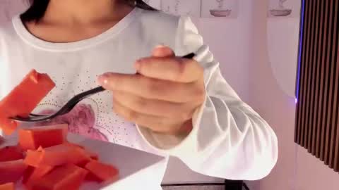 Vallolet Peach  online show from February 11, 2026, 12:10 pm