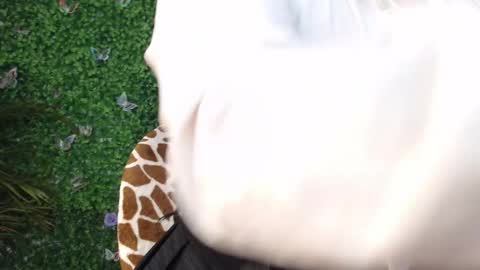 Snapshot of valquiria_sirgun chatting on October 10, 2025, 9:52 am valquiria_sirgun online show from October 10, 2025, 9:52 am