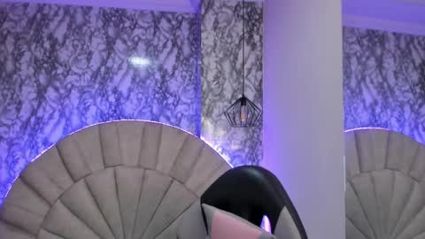 Snapshot of valuh_blake chatting on February 19, 2025, 6:21 pm Valuh  online show from February 19, 2025, 6:21 pm