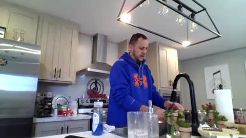 Val Venus online show from December 16, 2025, 4:23 pm