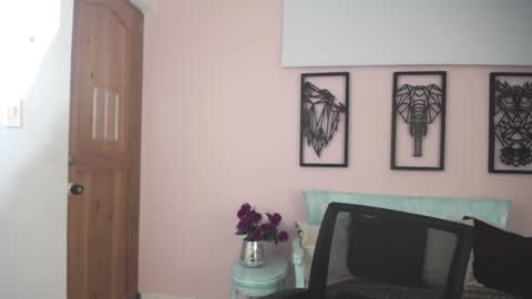 Isabella online show from December 16, 2024, 12:06 pm