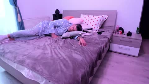 valyvalisimo online show from February 28, 2026, 6:25 am