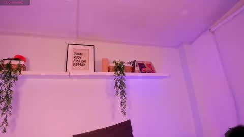 vamp  online show from November 27, 2025, 12:13 am