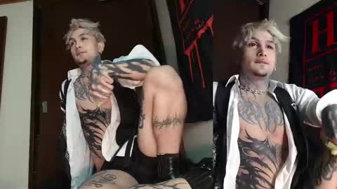 david guzman i model independenthelp me with a thumbs up online show from February 20, 2025, 1:36 am