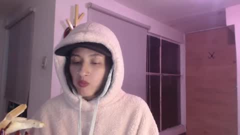 Snapshot of vandalovee chatting on January 11, 2025, 6:24 am Babi Alu online show from January 11, 2025, 6:24 am