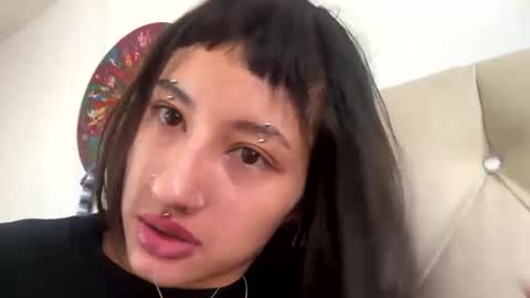 Snapshot of vandalovee chatting on January 12, 2025, 4:18 pm Babi Alu online show from January 12, 2025, 4:18 pm